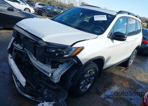 2022 Honda Passport Awd Trailsport z USA, uszkodzony, nr VIN 5FNYF8H67NB029951